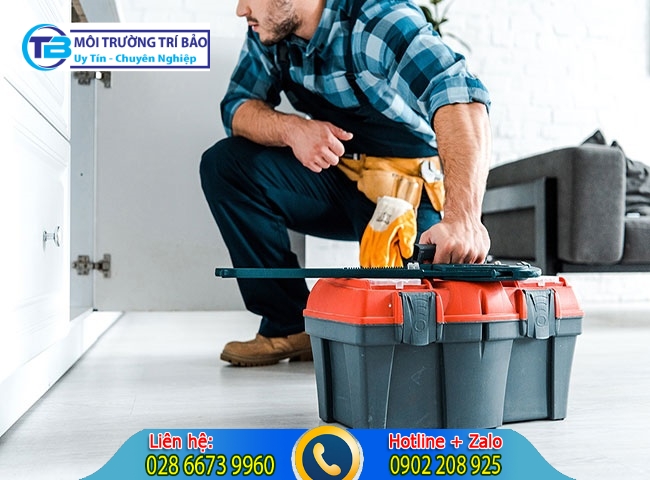 Đội ngũ thông cống nghẹt Quận Tân Bình tiến hành sửa chữa